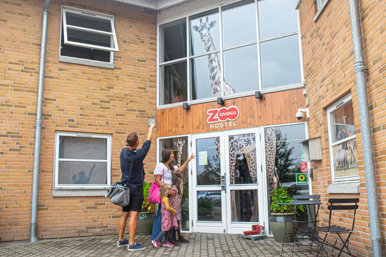 Givskud Zoo Hostel 外观 照片