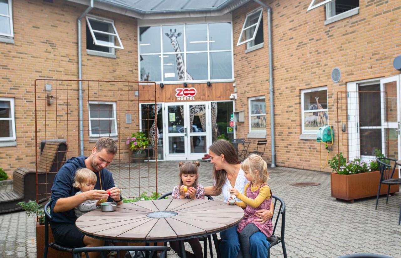 Givskud Zoo Hostel 外观 照片
