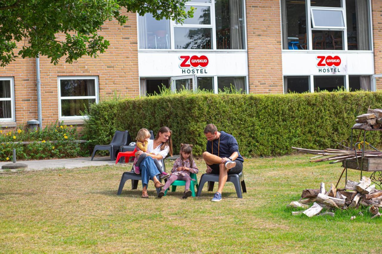 Givskud Zoo Hostel 外观 照片